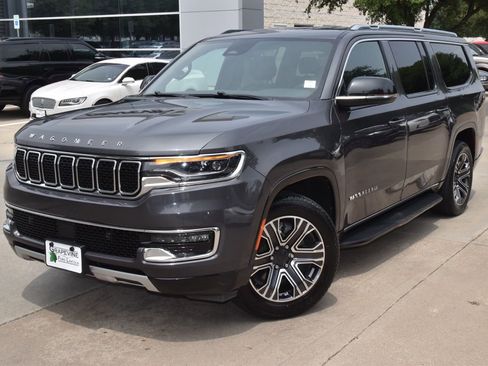 Used 2024 Jeep Wagoneer L Series II RWD image 41