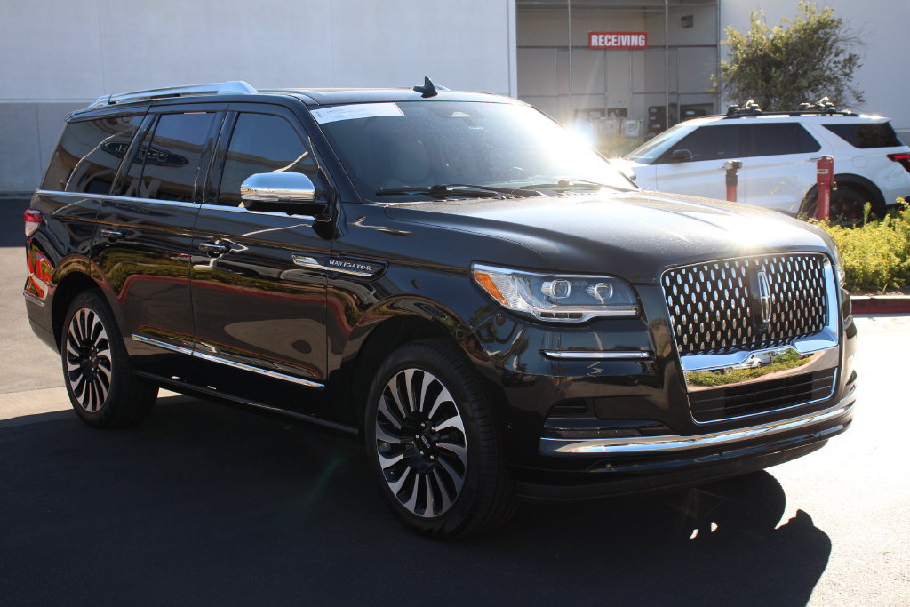 Certified 2023 Lincoln Navigator Black Label AWD/4WD image 8