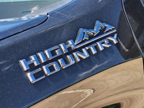 Used 2021 Chevrolet Silverado 1500 High Country w/ Technology Package AWD/4WD image 12
