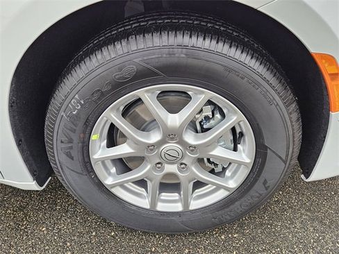 New 2026 Chrysler Pacifica Select image 18