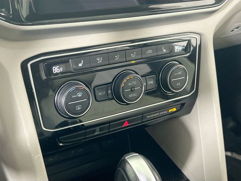 Used 2023 Volkswagen Atlas SE image 15