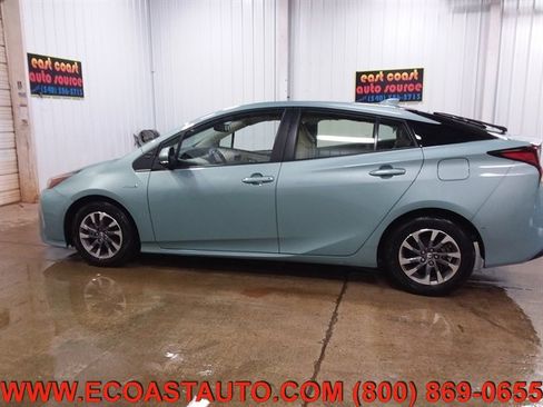 Used 2022 Toyota Prius Limited w/ Premium Convenience Package image 6