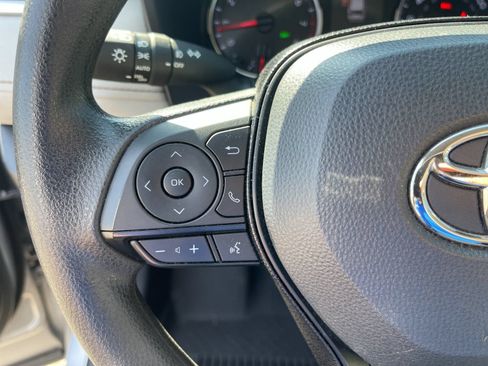 Used 2021 Toyota RAV4 XLE AWD/4WD image 26
