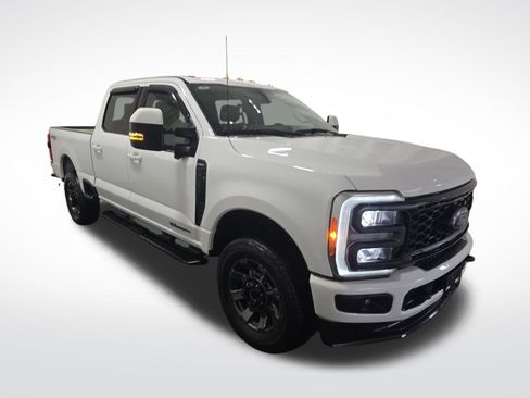 Used 2023 Ford F250 Lariat w/ Sport Appearance Package AWD/4WD image 3