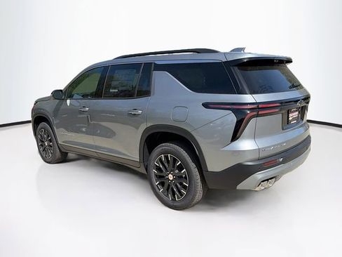 New 2026 Chevrolet Traverse LT w/ Sun and Wheel Package AWD/4WD image 8