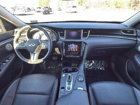 Certified 2025 INFINITI QX50 Luxe image 12