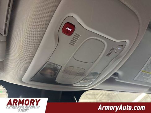 Used 2023 Jeep Renegade Latitude image 23