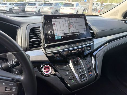 Certified 2025 Honda Odyssey Touring image 14