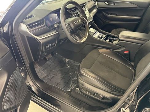 Used 2023 Jeep Grand Cherokee L Altitude image 15