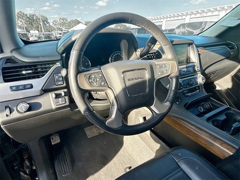 Used 2020 GMC Yukon Denali image 12