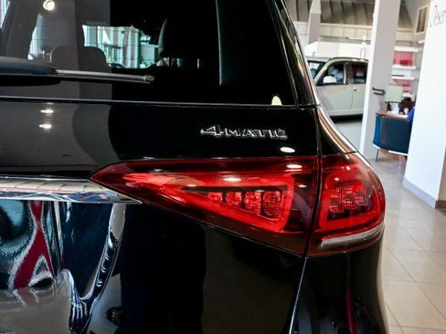 Used 2022 Mercedes-Benz GLE 350 4MATIC w/ Premium Package image 49