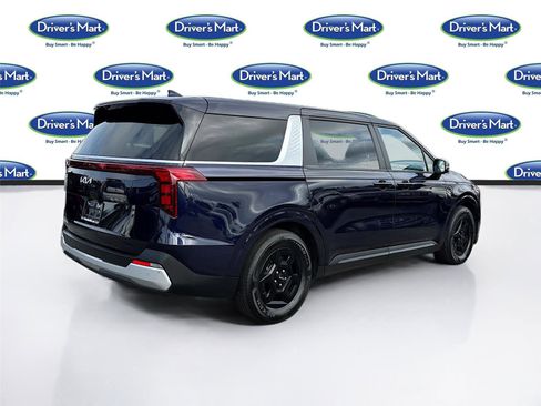 Used 2025 Kia Carnival FWD image 7