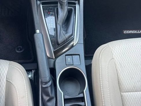 Used 2016 Toyota Corolla LE FWD image 27