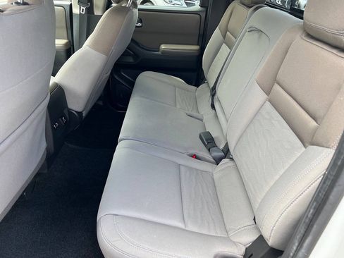 Used 2022 Nissan Frontier SV AWD/4WD image 11