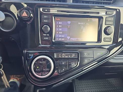 Used 2018 Toyota Prius C One FWD image 23