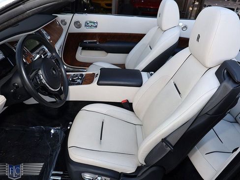 Used 2017 Rolls-Royce Dawn Convertible image 15