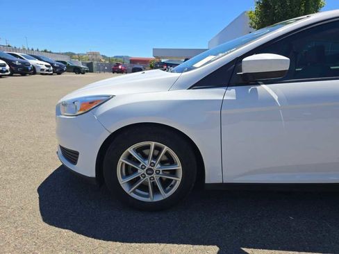 Used 2018 Ford Focus SE FWD image 13