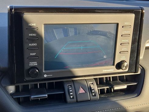 Used 2022 Toyota RAV4 XLE Premium image 24