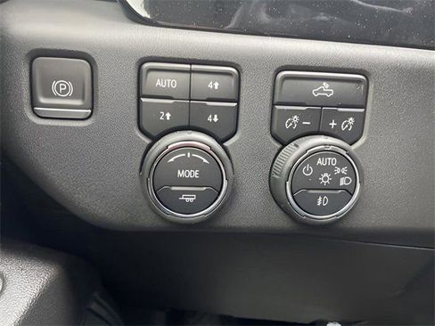 Used 2023 Chevrolet Silverado 1500 RST w/ Redline Edition image 15