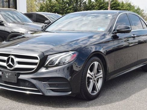 Used 2020 Mercedes-Benz E 350 4MATIC image 4