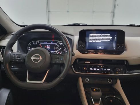 Used 2023 Nissan Rogue SL w/ SL Premium Package image 12