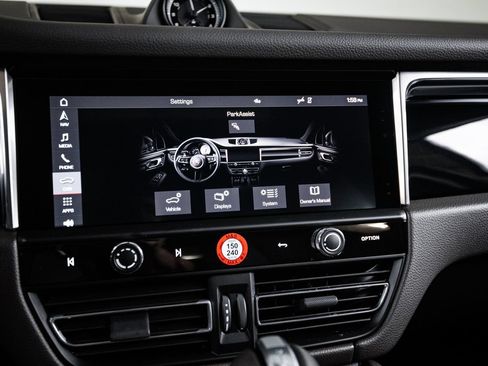 Certified 2026 Porsche Macan S AWD/4WD image 18