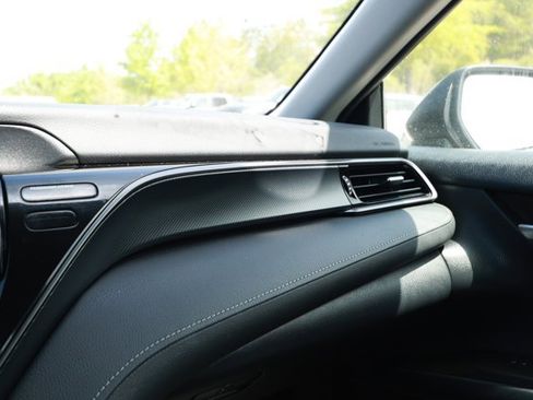 Used 2021 Toyota Camry SE image 24