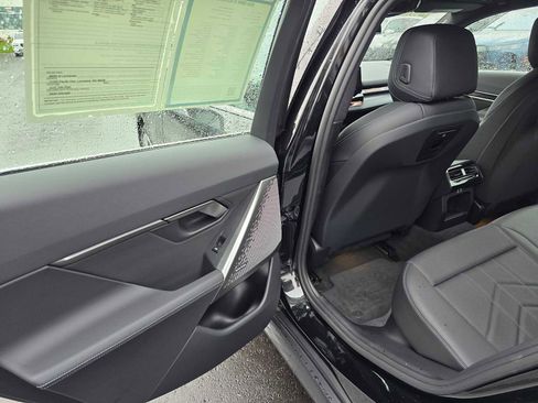 Used 2024 BMW i5 eDrive40i w/ M Sport Package image 17