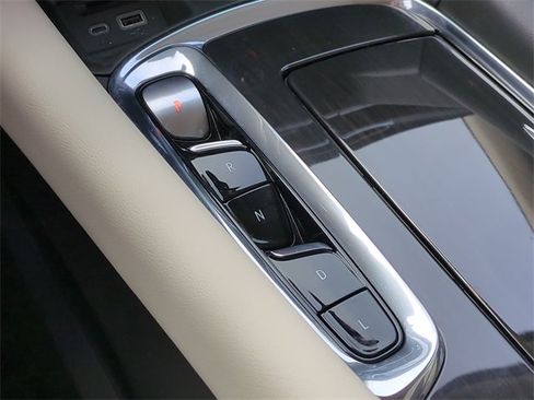 Used 2023 Buick Enclave Essence w/ Experience Buick Package image 13