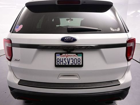 Used 2019 Ford Explorer XLT w/ Equipment Group 202A FWD image 7