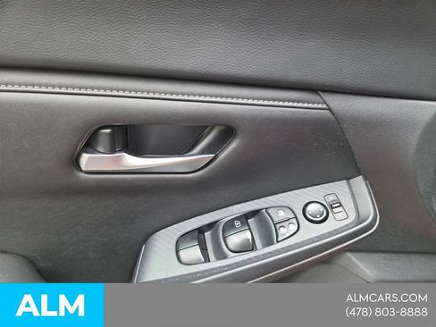Used 2024 Nissan Sentra SV FWD image 28