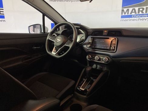 Used 2025 Nissan Versa SV FWD image 25