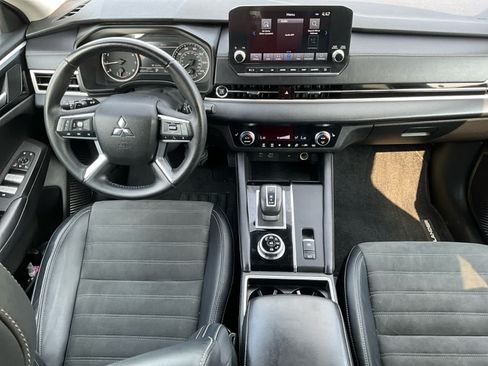Used 2024 Mitsubishi Outlander SE AWD/4WD image 12