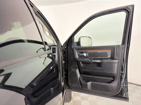 Used 2015 RAM 2500 Laramie w/ Black Appearance Group AWD/4WD image 30