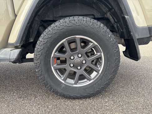 Used 2020 Jeep Gladiator Overland image 7