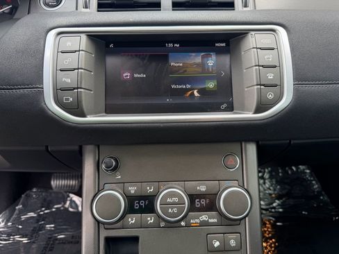 Used 2019 Land Rover Range Rover Evoque SE Premium image 21