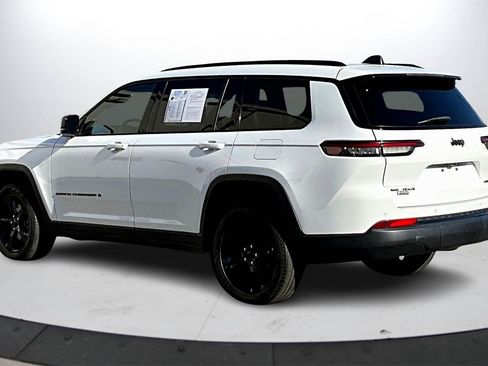 Used 2023 Jeep Grand Cherokee L Limited w/ Black Appearance Package image 6