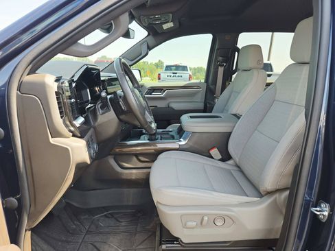 Used 2022 Chevrolet Silverado 1500 RST w/ Convenience Package II AWD/4WD image 12