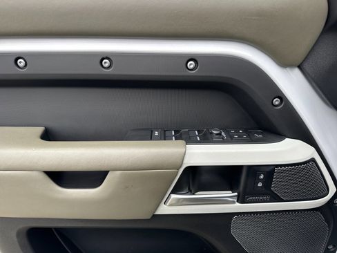 Used 2022 Land Rover Defender 110 X-Dynamic HSE image 10