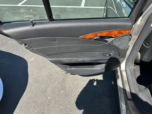 Used 2003 Mercedes-Benz E 320 Sedan image 19