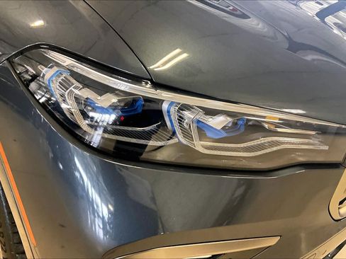 Used 2021 BMW X7 M50i w/ Executive Package image 25