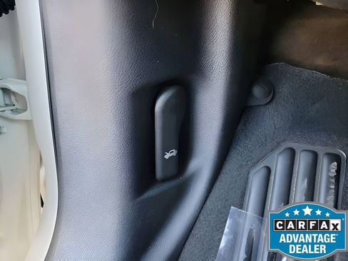 Used 2023 Nissan Pathfinder S image 35