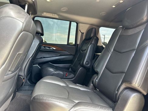 Used 2020 Cadillac Escalade ESV Luxury w/ Escalade Sport Edition AWD/4WD image 14