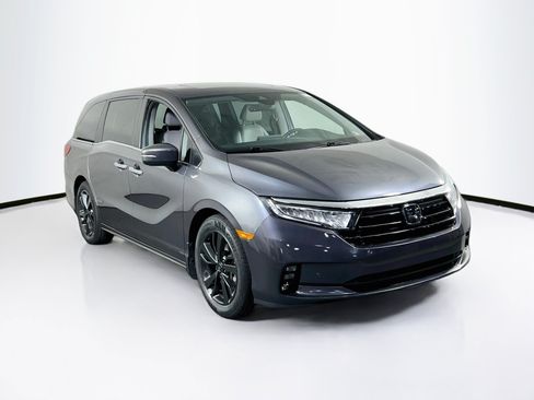 Used 2023 Honda Odyssey Touring image 3