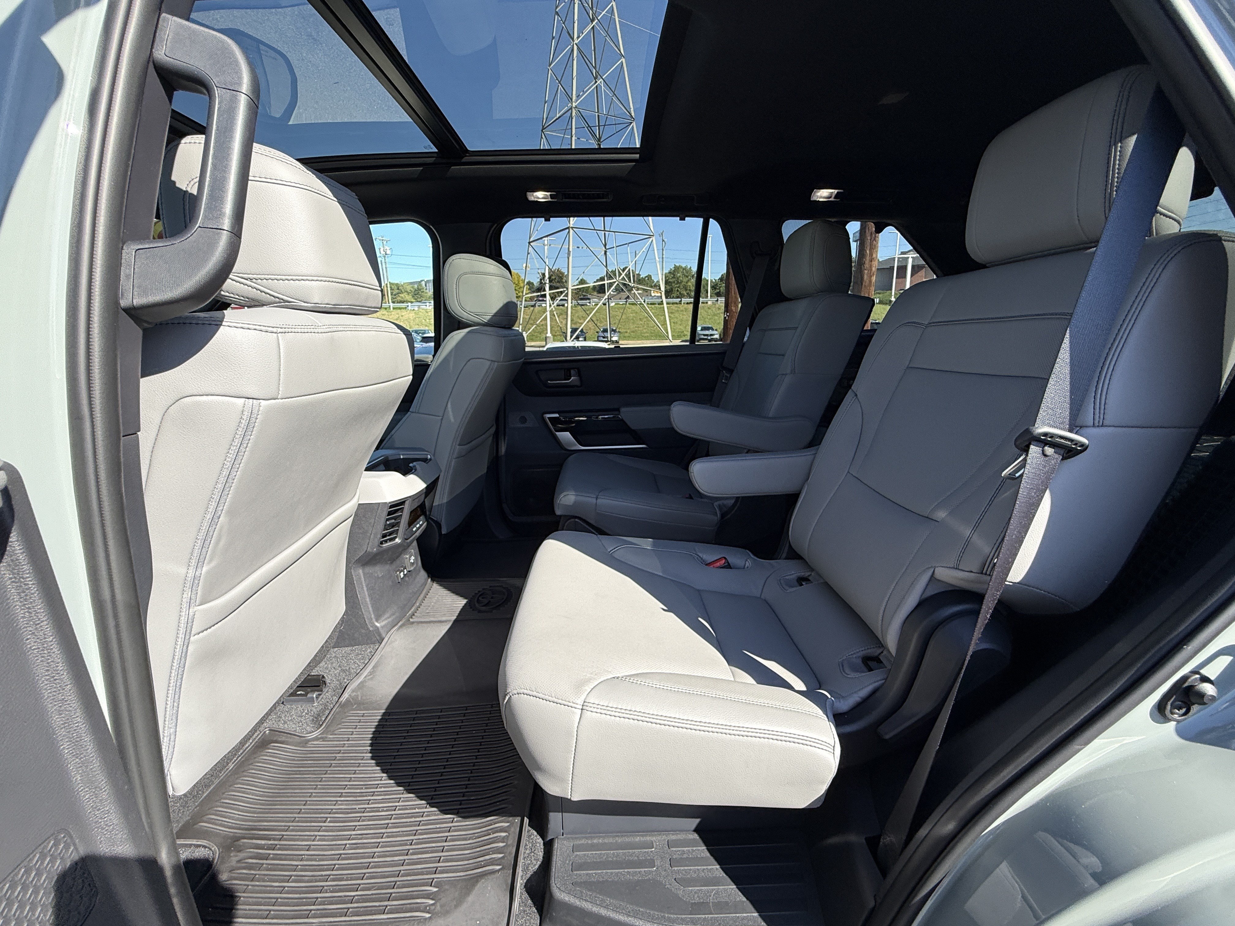 Used 2026 Toyota Sequoia Limited AWD/4WD image 31