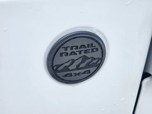 Used 2025 Jeep Wrangler Unlimited Sahara AWD/4WD image 13