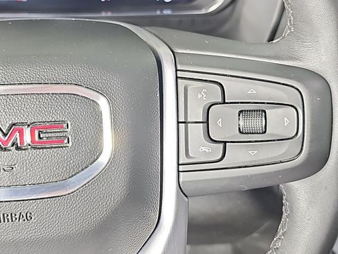 Used 2022 GMC Yukon XL SLE w/ Gmc Pro Safety Plus Package AWD/4WD image 17