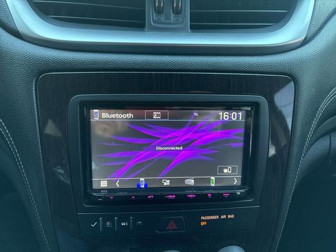 Used 2016 Chevrolet Traverse LT w/ Style and Technology Package image 13