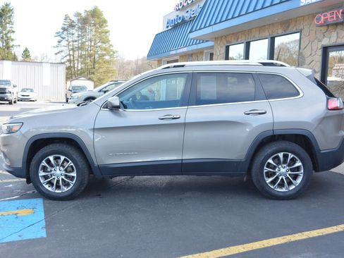 Used 2020 Jeep Cherokee Latitude Plus w/ Cold Weather Group image 5
