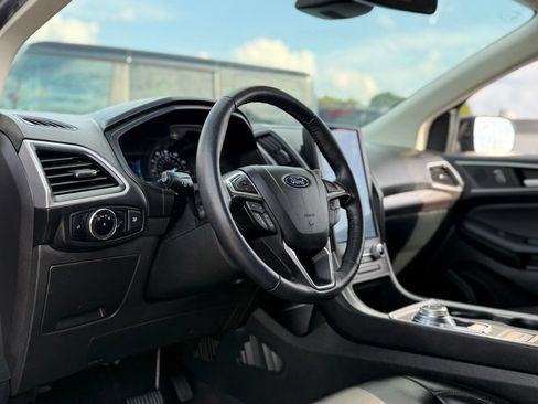 Used 2023 Ford Edge SEL AWD/4WD image 9